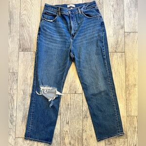 Size 32/14 Abercrombie and Fitch Ankle Straight Ultra High Rise